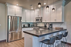 Interior - Luxe Canyons Ski Resort Condo - Walk to Ski Lift! (Park City)