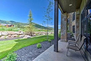 Interior - Luxe Canyons Ski Resort Condo - Walk to Ski Lift! (Park City)