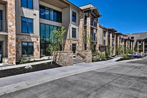 Apartment (2 Bedrooms) | Interior - Luxe Canyons Ski Resort Condo - Walk to Ski Lift! (Park City)