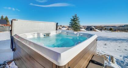 Red Lodge Townhome w/ Hot Tub & Mountain Views!