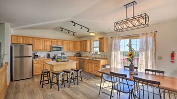 Apartment (4 Bedrooms) | Front of property