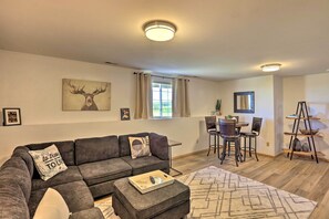 Apartment (4 Bedrooms) | Interior - Red Lodge Townhome w/ Hot Tub & Mountain Views! (Red Lodge)