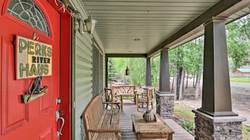 House (5 Bedrooms) | Interior