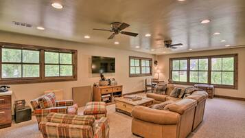 House (5 Bedrooms) | Interior