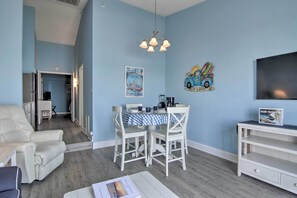 Apartment (1 Bedroom) | Interior - Bay Views & Walkable Location: Ocean City Condo (Ocean City)
