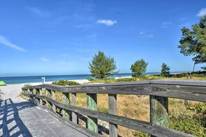 Apartment (2 Bedrooms) | Interior - Indian Shores Townhome w/ Pool Access & Kayaks! (Indian Shores)