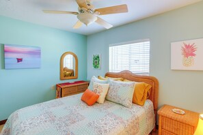 Apartment (2 Bedrooms) | Interior - Waterfront Bass Island Retreat w/ Balcony + TV (Put-in-Bay)