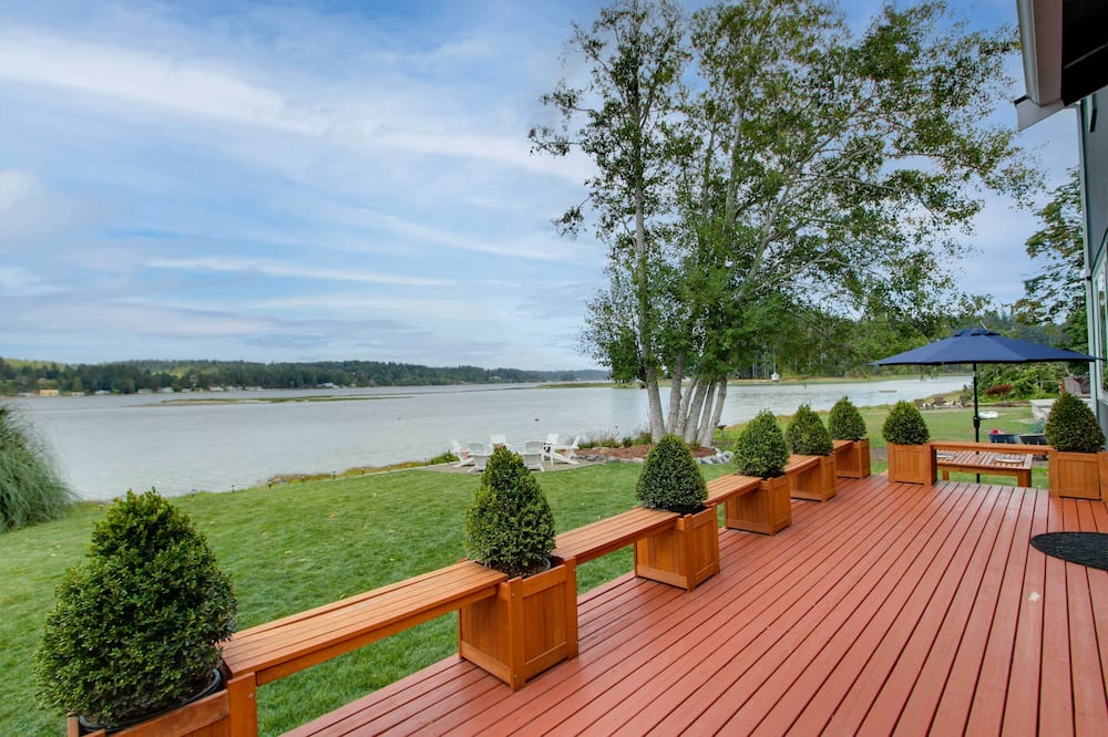 Waterfront Allyn Home With Fire Pit + 2 Kayaks! - Victor, WA
