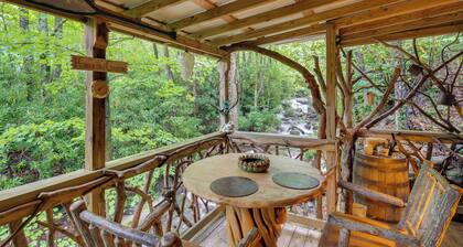 Celo Cabin w/ Deck in Pisgah National Forest
