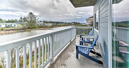 Dog-friendly Canalfront Condo in Ocean Shores