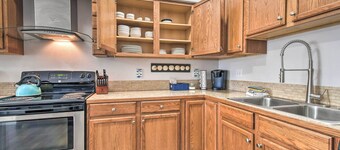 Dog-friendly Canalfront Condo in Ocean Shores