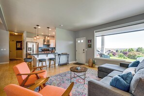 House (3 Bedrooms) | Interior - Remarkable Yakima Getaway w/ Pool & Hot Tub! (Yakima)