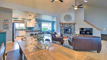 House (3 Bedrooms) | Interior