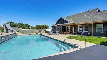 House (3 Bedrooms) | Front of property