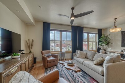 Salida Central! Location! Location! Location!