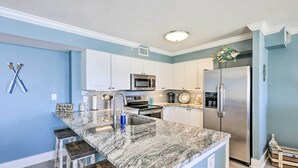 Private kitchen - 'paradise at Dune Pointe' Condo w/ Beach View (Fort Walton Beach)