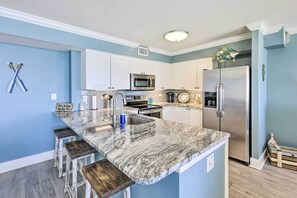 Lò vi sóng, lò nướng, bếp nấu, máy rửa bát 