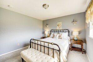 House (3 Bedrooms) | Interior - Pleasant Valley Wine Trail Home - Near Paso Robles (San Miguel)