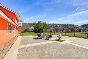House (3 Bedrooms) | Interior - Pleasant Valley Wine Trail Home - Near Paso Robles (San Miguel)