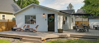 Cozy Coeur D'alene Getaway w/ Fire Pit, Near Dtwn