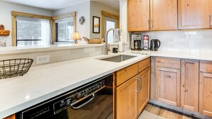 Interior - Cozy Mtn Condo: Walk to Quicksilver Lift & Dtwn! (Breckenridge)