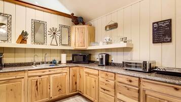 House (1 Bedroom) | Interior