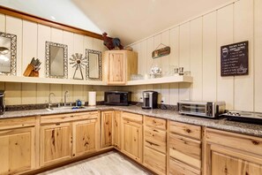 House (1 Bedroom) | Interior - Lakehills Cabin With Fire Pit, Near Medina Lake! (Pipe Creek)