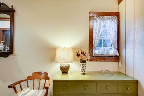 House (1 Bedroom) | Interior - Lakehills Cabin With Fire Pit, Near Medina Lake! (Pipe Creek)