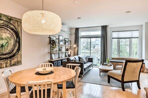 Apartment (2 Bedrooms) | Interior - Eclectic Seattle Townhome - 3 Mi to Downtown! (Seattle)