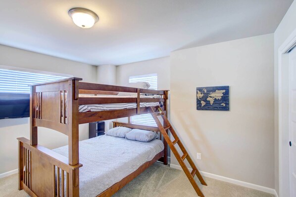 House (3 Bedrooms) | Interior