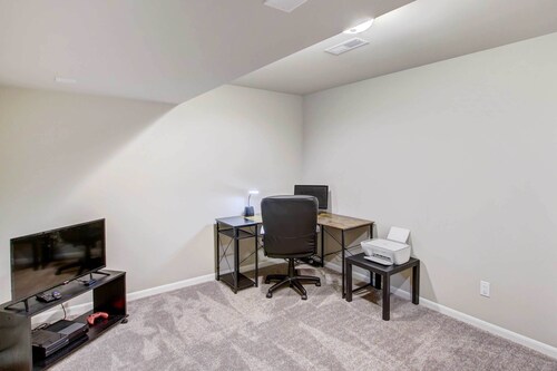 Updated Madison Area Home, 12 Mi to Downtown!