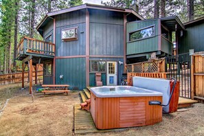 Terrace/patio - 'zen Forest Mountain Retreat' Tahoe Home W/hot Tub (South Lake Tahoe)