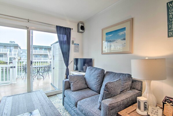 Apartment (1 Bedroom) | Interior - Bayside Ocean City Townhome < 1 Mi to Beaches! (Ocean City)