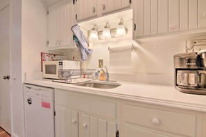 Apartment (1 Bedroom) | Interior