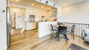 Interior - Depoe Bay Townhome w/ Deck & Stunning Ocean Views! (Depoe Bay)