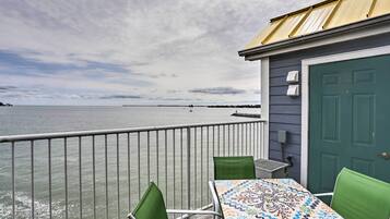 Apartment (2 Bedrooms) | Front of property