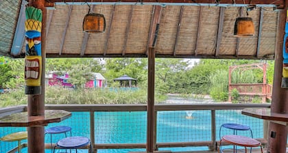 Resort-style Condo With Lake-view Balcony!