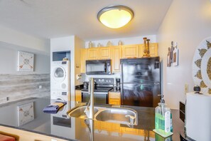 Interior - Cozy Lakefront Middle Bass Retreat w/ Balcony (Put-in-Bay)