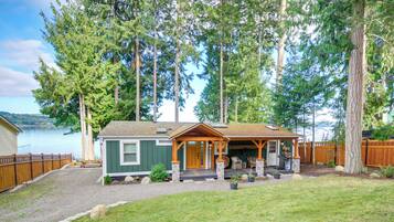 Cottage (3 Bedrooms) | Front of property