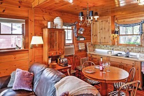 House (2 Bedrooms) | Interior