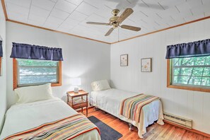 House (2 Bedrooms) | Interior - Secluded Franklin Cabin w/ Furnished Deck! (Franklin)