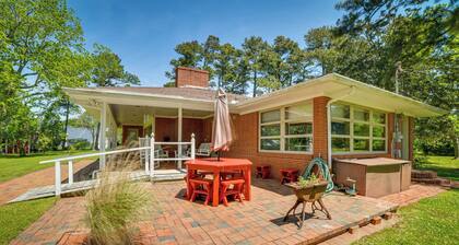 Fifties Beaufort Home w/ Patio, On Newport River!