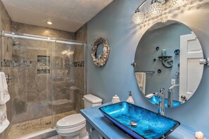 Apartment (2 Bedrooms) | Interior - Walk to Ocean: North Myrtle Beach Townhome! (North Myrtle Beach)
