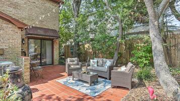 Apartment (2 Bedrooms) | Front of property