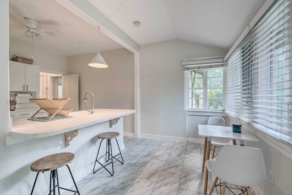 Chic Ocala Home W/ Yard ~ 1 Mi To Dtwn Square - Ocala, FL