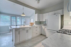 House (3 Bedrooms) | Interior - Chic Ocala Home w/ Yard ~ 1 Mi to Dtwn Square (Ocala)