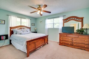 Apartment (2 Bedrooms) | Interior - Docks + Balcony: Peaceful River Abode in Dunnellon (Dunnellon)