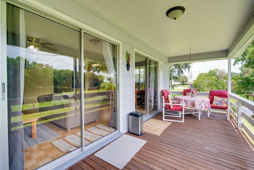 Docks + Balcony: Peaceful River Abode in Dunnellon