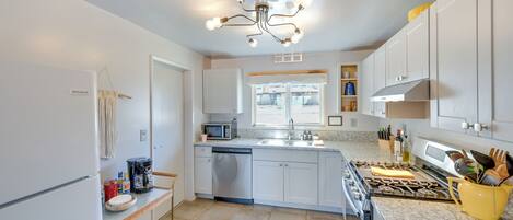 Hús (3 Bedrooms) | Einkaeldhús | Örbylgjuofn, bakarofn, eldavélarhellur, uppþvottavél