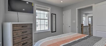 6 Mi to Ivy City: Guesthouse w/ Fire Pit in DC!